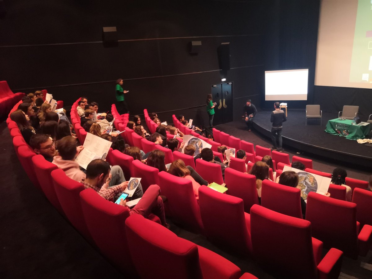 infocomsciences's tweet photo. #SciencesCitoyens Les lycéens sont installés et prêts pour la restitution des ateliers de ce matin ! #MFPDG #MVSM https://t.co/AzejgzKZDz