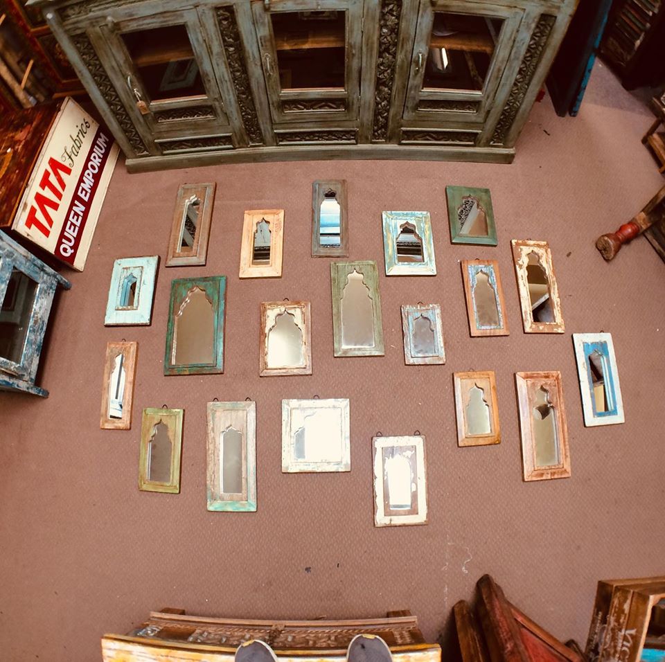JUGsFurniture's tweet photo. Mihrab mirrors of all colours and size can be found here at sunny JUGs..... #mihrabmirrors #mirrors #smallmirrors #reclaimedwoodfurniture #vintagefurniture #indiandecor #jodhpur #rajasthan #indianfurniture #indiancabinets #indiansigns #metalwork #handmade #brightonandhoveshops https://t.co/KRCA7oSKqN