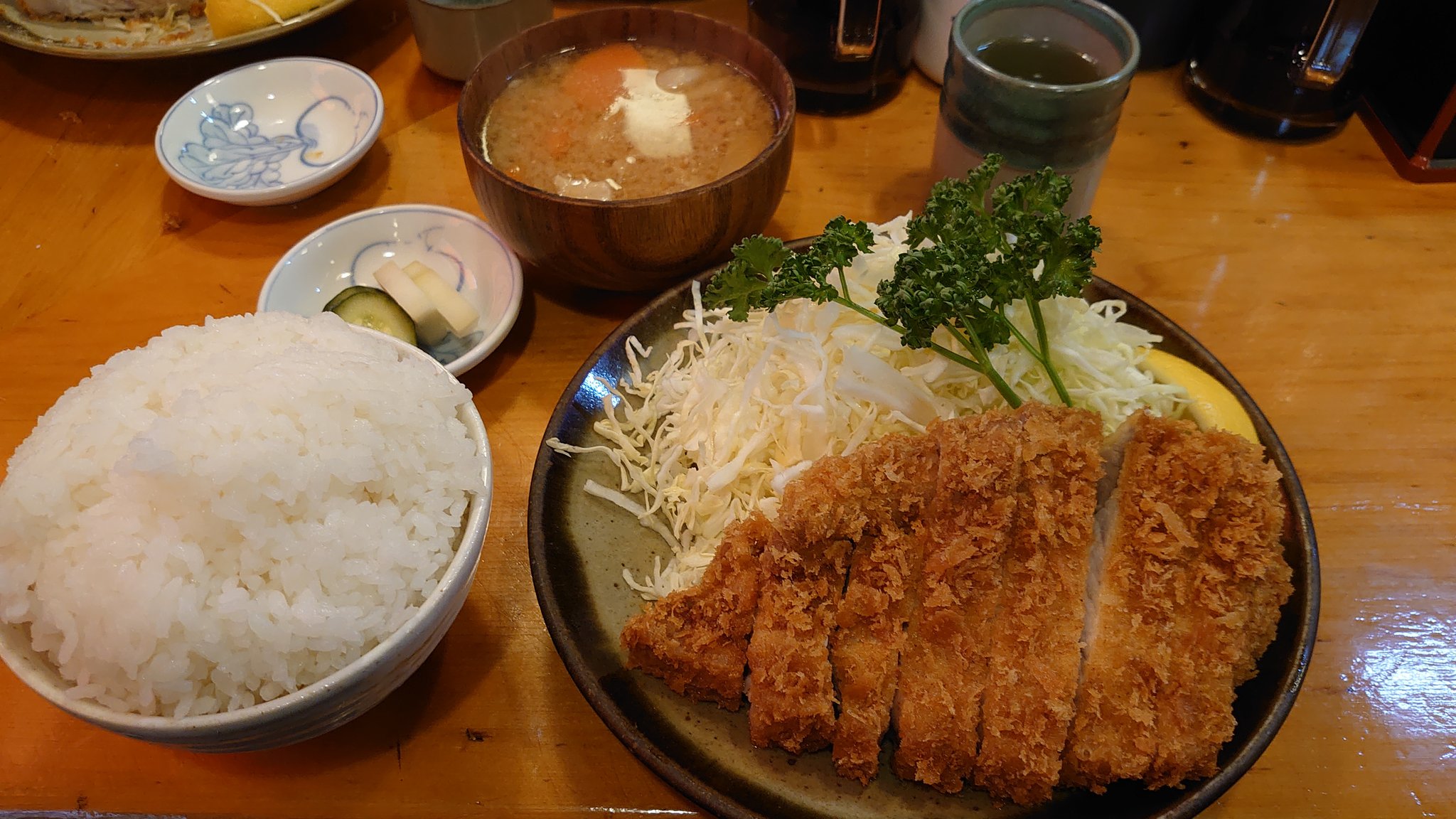 ぶ すか 大森の名店 味のとんかつ丸一さん ショーウィンドウに飾られてるイラストが可愛い ポストカード 手書きにも見えるんだけどな 大田区 イラスト T Co B0f8w90sme Twitter