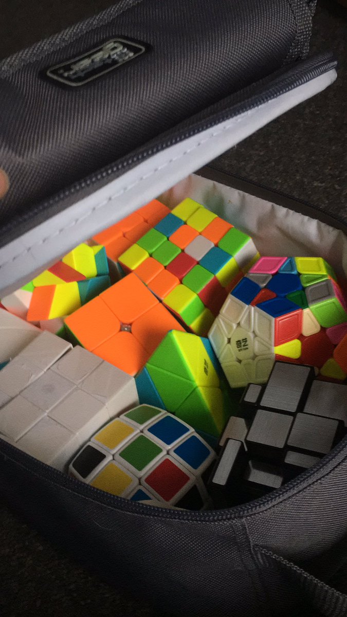 JustinT38848788's tweet photo. Ready for school! Got tasty cubes in here! https://t.co/g6UMwozAx2