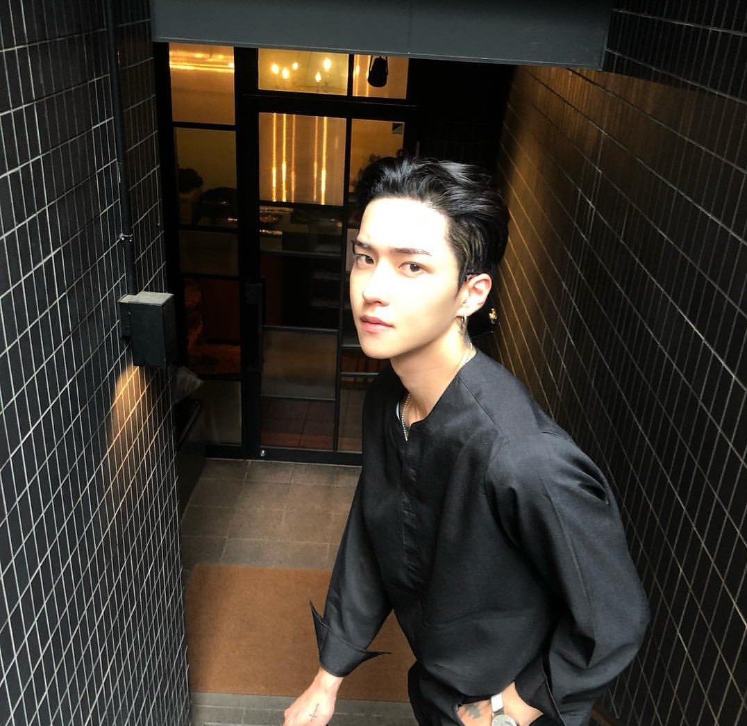 สะสาม tweet media