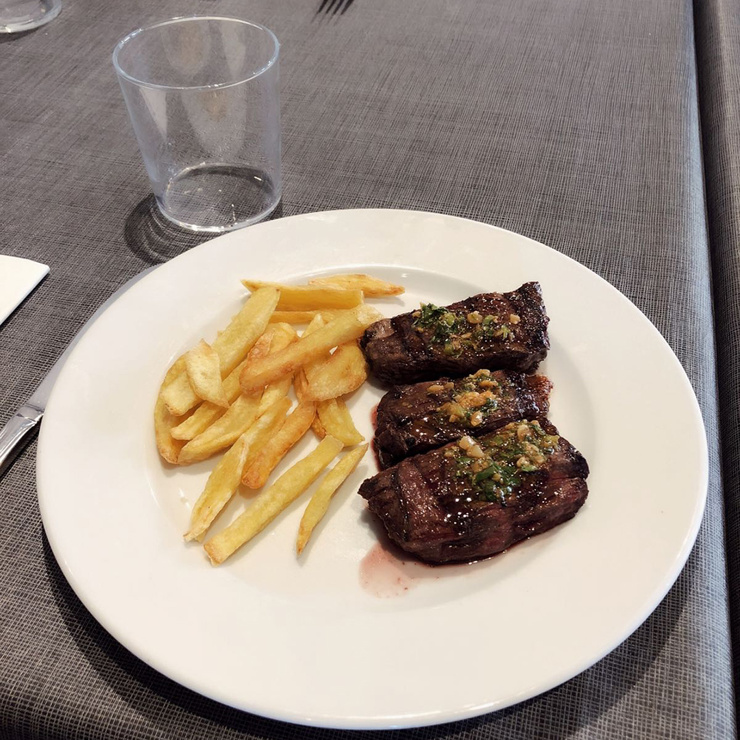 La_Bekada's tweet photo. #menudeldia
- *Judías blancas
- *Crema de zanahoria
- *Tallarines a la crema
- Ensalada de pollo
- Musaca griega
2º
- *Carrillera de ibérico
- *Pollo kentucky
- *Calamares a la andaluza
- Parrillada de carne
- Arroz con lacón y morcilla
.
#menudiario #menusemanal #menuejecutivo https://t.co/72SPqSFQIR