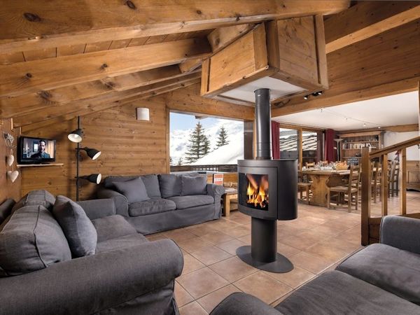 FAMILY #SKIING HOLIDAY #OFFERS from <a href="/skifamille/">Ski Famille</a> Chalet Katie 2 in Reberty 2000 (3 Valleys) on 21st March 2020
£2,599 for family of 4 with Gatwick flights &amp; transfers. Eurotunnel Flexiplus ticket at a supplement.
See this and other offers here: skifamille.co.uk/offers/?resort… <a href="/All4KidsUK/">All 4 Kids UK</a>