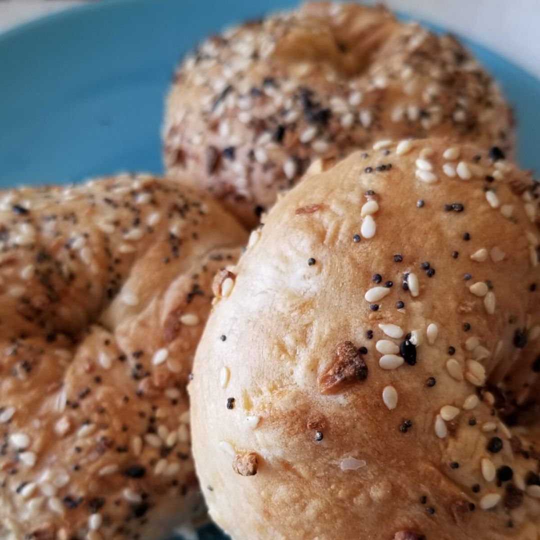 If you've never had a #homemade #EverythingBagel, you don't know what you're missing 😋😋😋
#MakerMonday #Food