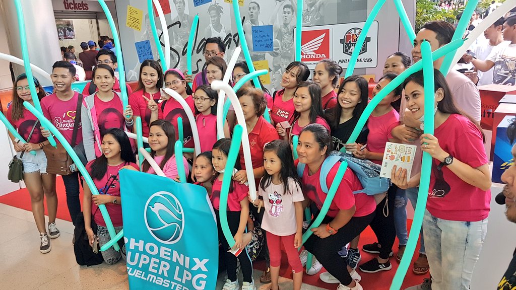 MaRCs03's tweet photo. #TeamPhoenixWithSarahG #FightToThePhoenix #PhoenixSuperLPGFuelMasters #popsters https://t.co/qZ1MS5obym