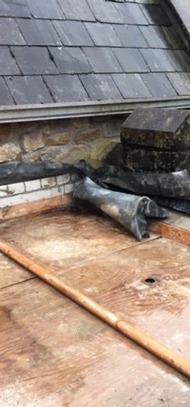 BathwellsCBA's tweet photo. St Thomas’ South Cadbury is the 11th #church to have #lead stripped from its roof here in #Somerset if you have any information please call @ASPolice @ASPRuralCrime or @CrimestoppersUK #OpCrucible #MetalTheft #HeritageMetal #leadtheft @HeritageCrime @Opal_SOAC @BathWells https://t.co/KT4n6uo201
