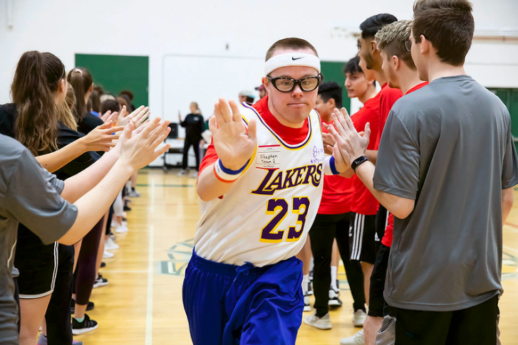 Another event in the books 📚 We are officially welcoming <a href="/ontariotech_u/">Ontario Tech University</a> (<a href="/OT_Ridgebacks/">Ontario Tech Ridgebacks</a>) to the motionballU family! We are excited to announce that 100 varsity athletes came together to raise a grand total of $5,000 for the <a href="/SpecialOCanada/">Special Olympics Canada</a> foundation ⚽️🏀