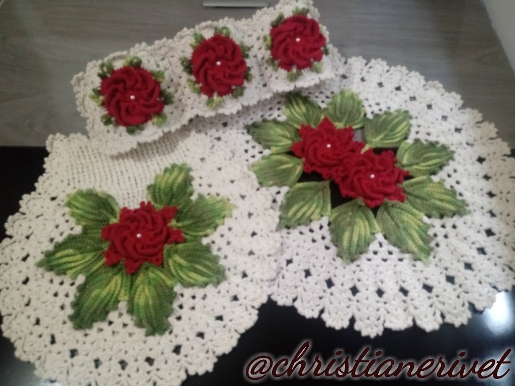 ChristianeRivet's tweet photo. Boa tarde!!! 🙏😍❤
Mais um trabalho entregue, esse ficou aqui em Ponta Grossa-Pr.
Obrigada pela preferência e confiança. 
#crochet #ganchillo #crochetlove #artesanato #decorating #design #decor #trabalhos #christianerivet #handmade #feitoamao #feitocomamor #homedecoration https://t.co/uCgQ6FZqFN