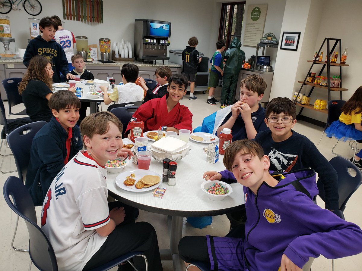 sbolnick5grade's tweet image. #davis5 Purim fun