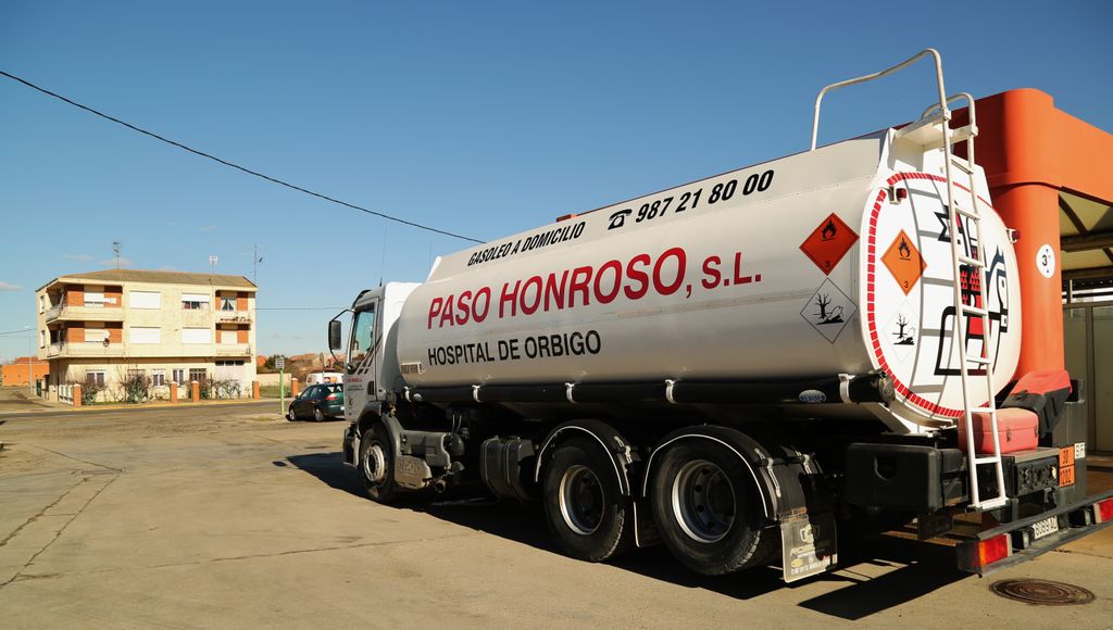 ⛽ [DISTRIBUCIÓN] 🏠 Particulares 🏠 #Leonesp 
✔ Financiación de tus consumos de gasoil
✔ Financiación de instalaciones, gracias a nuestros acuerdos con fabricantes de calderas
✔ Amplio horario de suministro
✔ Amplia flota de camiones
☎ 987 218 000
🖥 buff.ly/2DNpJFP