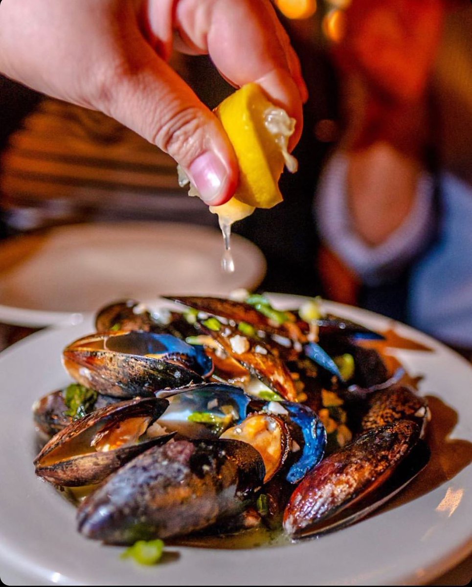 AppAppInc's tweet photo. Muscle up your Monday with these tasty guys over at the newly renovated Chelsea staple @lasagnachelsea! OH - and find them on AppApp too!
.
📷 @lasagnachelsea
📍 Chelsea

#lasagnaristorante #nycfoodie https://t.co/PBqb615JCJ