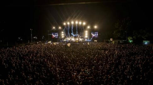 Cómo se armó el holograma del Indio Solari que enloqueció al público de Los Fundamentalistas
generacionb.com/como-se-armo-e…