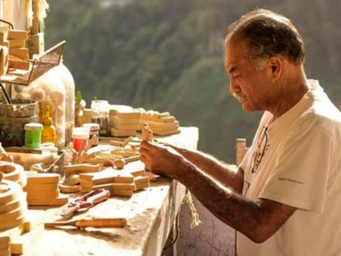 reddearte's tweet photo. Rumbo al Día Internacional del Artesano/a celebramos a uno de sus grandes exponentes: Mario Calderón, maestro artesano de los juguetes, creador del taller La Casa del Jueguete en el estado Mérida y Premio Nacional de Cultura 2016-2018, mención artesanía. https://t.co/ia2fWCHbfz
