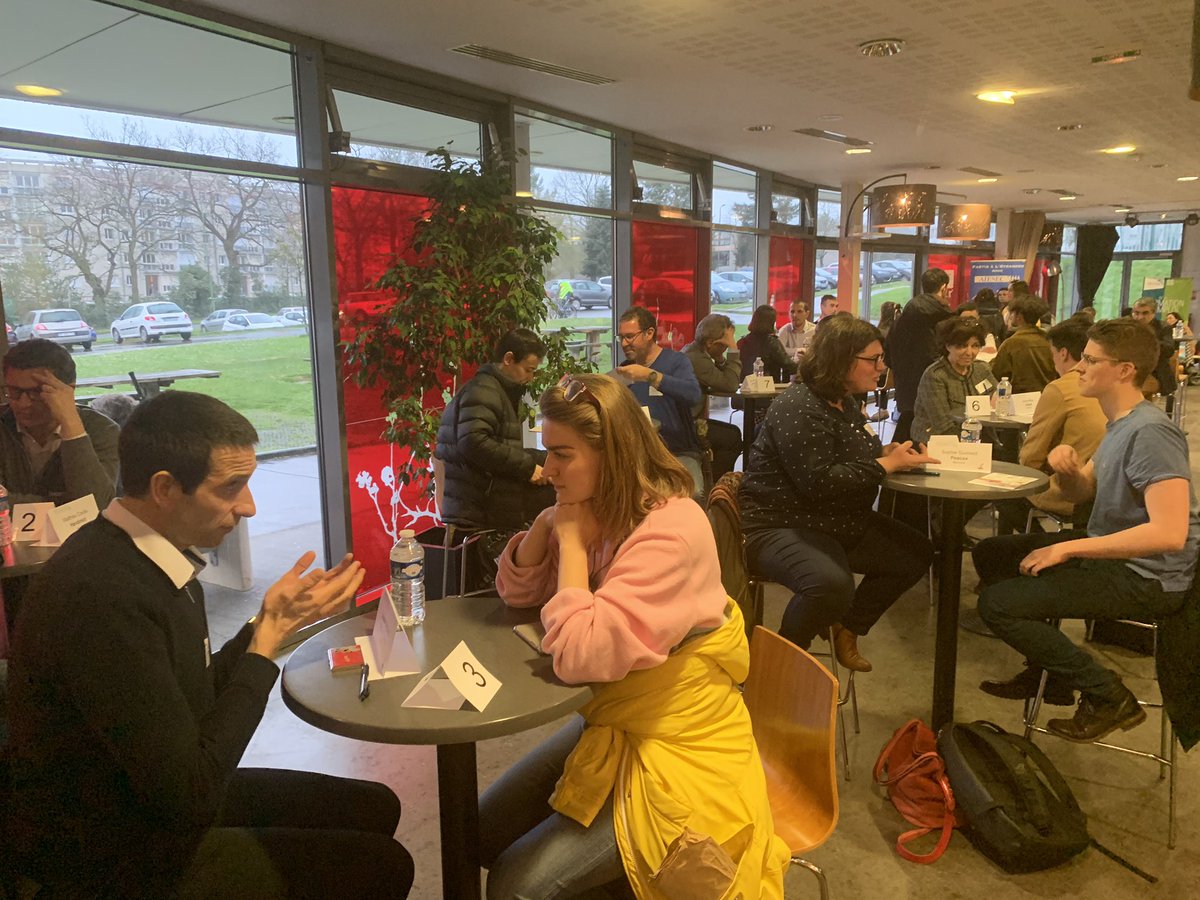 FondUnivRennes's tweet photo. La 8e édition des #speedmeeting entre étudiants et entrepreneurs est lancée ! ⏱🔔
Les membres de la @FondationR1 se sont mobilisés en nombre pour rencontrer les étudiants @UnivRennes1 intéressés par l’entrepreneuriat et/ou ayant un projet de création d’entreprise !
Merci à eux ! https://t.co/B85TvIRzRQ