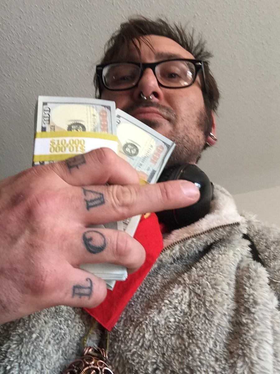 TrapbackPartyy's tweet photo. @KrauseForIowa @MysterySolvent 👋 @govkristinoem called oops meant @KimReynoldsIA called on my 🏡 @Mediacom_Biz landline 📞 5638231394 &amp; gave me my #birthrights back😬meant 🗳rights #gunrights @NRA are by #iowa 🧟‍♂️board👥of🕵🏻‍♂️parole i wanna vote 🗳 for someone who makes narc CI’s have 3 day psych evals✅&amp;💊tests https://t.co/uXV10KtsP8
