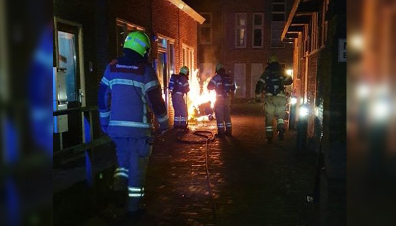 Lees alles over: Brandweer vroeg op pad voor brand in container