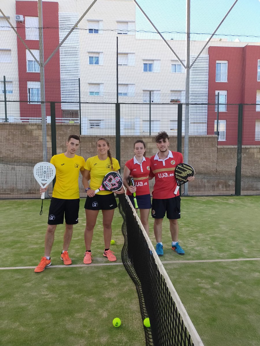 SADUSoficial's tweet photo. PÁDEL 🎾| Concluye la jornada de tarde en los #CAU2020 de #pádel con resultado positivo para nuestras chicas. Mañana, más 💪

FEM @unisevilla - @deportesupo 1-6/6-4/6-4
MASC @unisevilla - @deportesUMA 4-6/4-6
MX @unisevilla - @UJA_Deporte 6-3/3-6/1-6

#VamosUS #SomosUS https://t.co/Guqmhxau06
