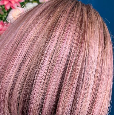 asphair's tweet photo. Brightening up your Monday with this incredible look created by @evajanehair.
"FORMULA:
•H/L 20vol
•L/L 5.76 10vol
•Toner 8.2 converter
Hair by Lily"
#asp #aspcolour #asphair #hairdressing #pinkhair #hair https://t.co/Za1SDVfcSq