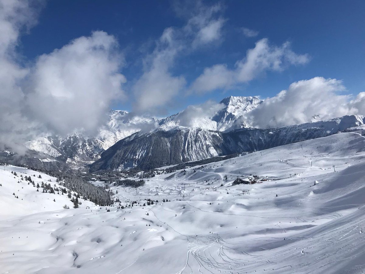 skiweekends's tweet photo. Fancy #joining our #chalethosts? In our #MarchMadness sale you could be #skiing for under £300 and that even includes your #flights, #transfers, #accommodation, breakfast, afternoon tea with cake and on all but one evening a three-course meal with unlimited #wine. 

02380 985743. https://t.co/M3wGcuDjtn