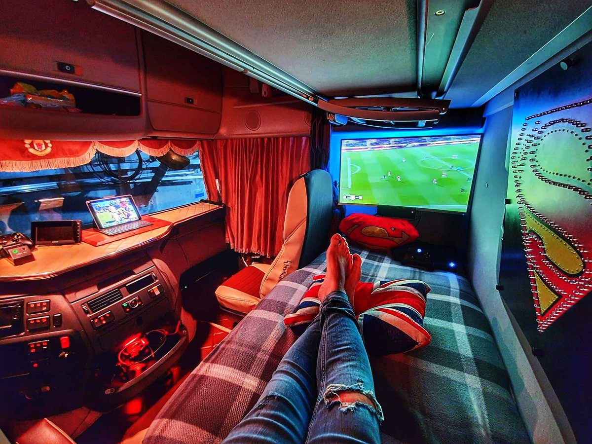 DAFTrucksUK's tweet image. Show us your home on wheels. 📸 #DAF