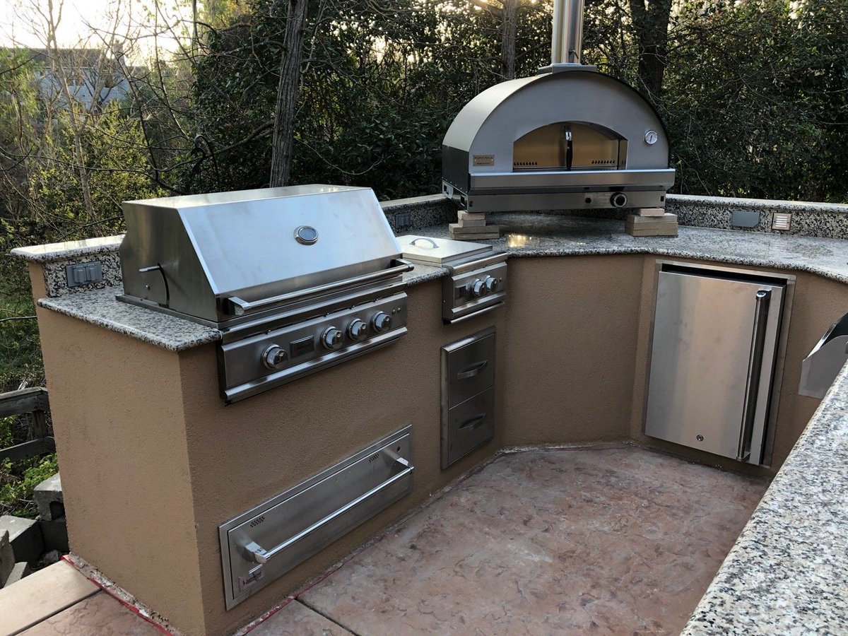 uokitchen's tweet photo. Another project for the books. https://t.co/feLcHsTRcC #outdoorkitchen#outdoorkitchendesign #outdoorkitchens https://t.co/WnsYVSdEBw