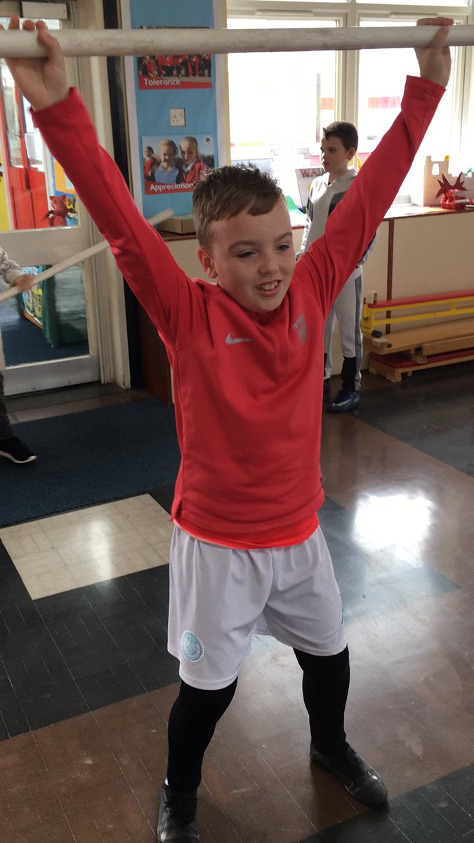 CefnPrimaryAC's tweet photo. Brilliant effort by year 5 and 6 at  weightlifting this morning as part of the schools celebration of world commonwealth day 🏋️‍♂️ @CefnPrimarySJW @TeamWales @CefnPrimary https://t.co/ipudRARP65
