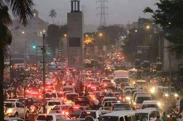 urbanederrick's tweet photo. It's not the taxis and motorcycles leading to jam in the city, we who use public means to own private cars off the road implying minus the taxi and boda we shall buy and put to use our relative's rides......
#Thread #KCCA #UNRA #UNRF https://t.co/wrqUGGd7mG