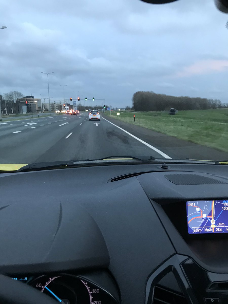 Spaans benauwd. Nog steeds. Na 10 jaar. Afrader: met 100km/h door rood op de N11. #fuckitlist