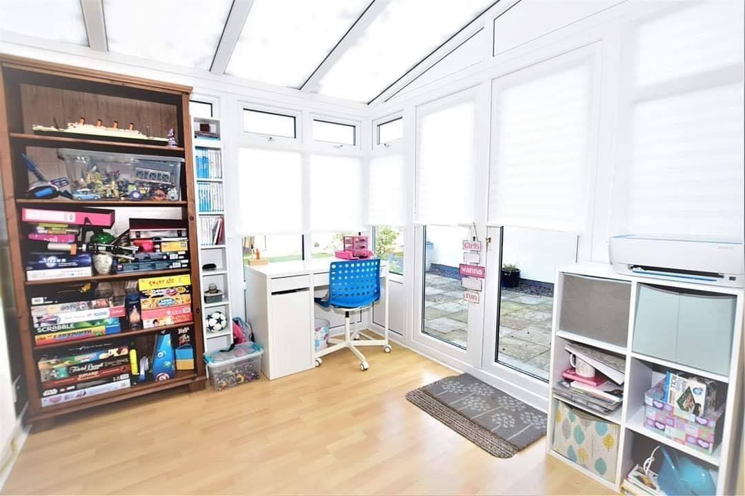 Nina Estate Agents tweet media