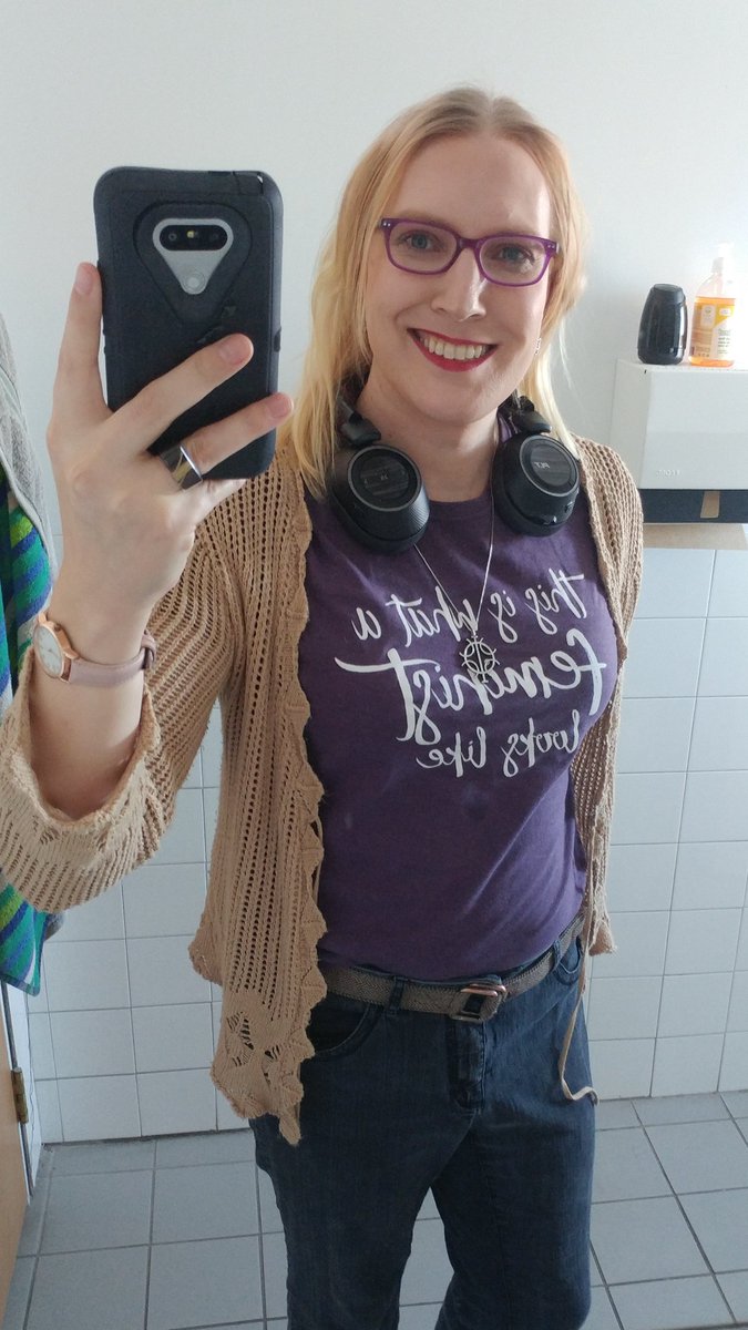 itsaddis's tweet image. I tend to avoid &quot;jeans and graphic tee&quot; to tech events because I wish to challenge the idea that cute == not technical, but NGL I also love my current take on &quot;jeans and tee&quot;. #ThisIsWhatAProgrammerLooksLike #WomenWhoCode #GirlsLikeUs