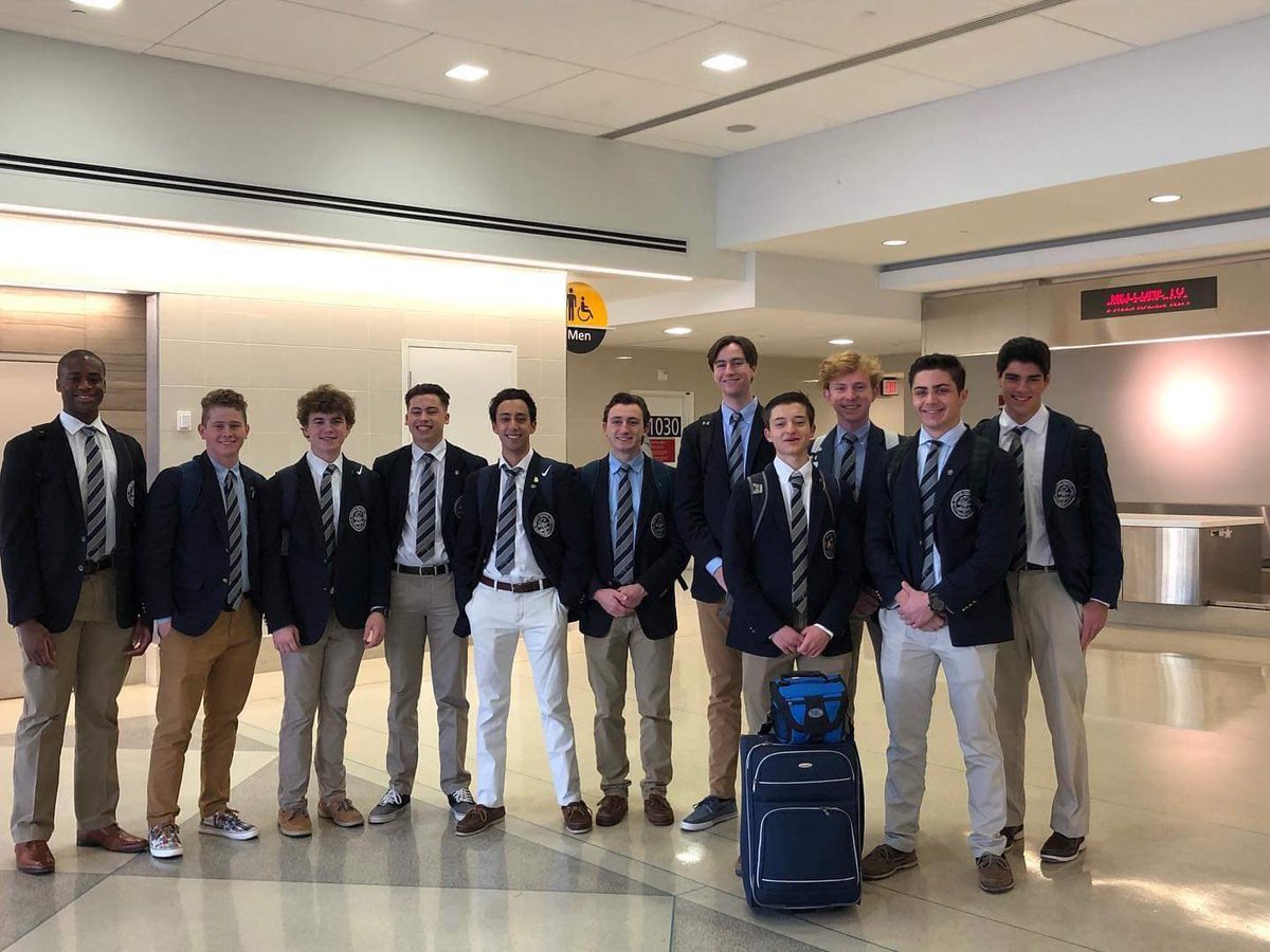 HermitsRowing's tweet photo. Good luck to this group of young men as they head off to Tampa for a week of training!  Safe travels! https://t.co/9GxHfU3nR4