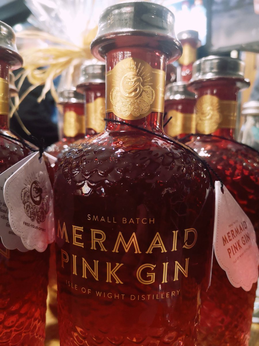 MERMAID PINK GIN 🍓🧜‍♀️🍸its their GIN OF THE MONTH this March at <a href="/Holliesfarmshop/">The Hollies</a> at Lower Stretton and Little Budworth, a perfect gift for #MothersDay #MothersDaygifts #Gin #SpecialOffer