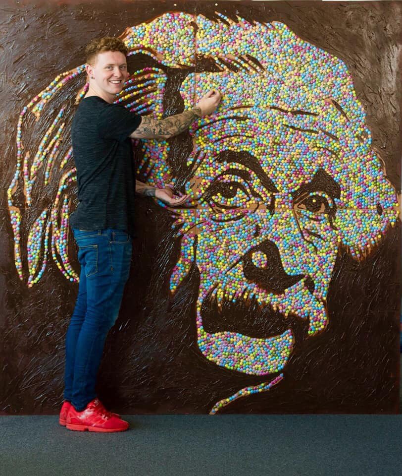 NathanWyburnArt's tweet photo. My @AlbertEinstein portrait using thousands of @SmartiesUKI !!!! It’s on permanent display at @Techniquest
@Smarties #smarties #einstein #smart #foodart #foodartist #chocolate #chocolateart #cardiff #techniquest #art https://t.co/xvhx78O88s
