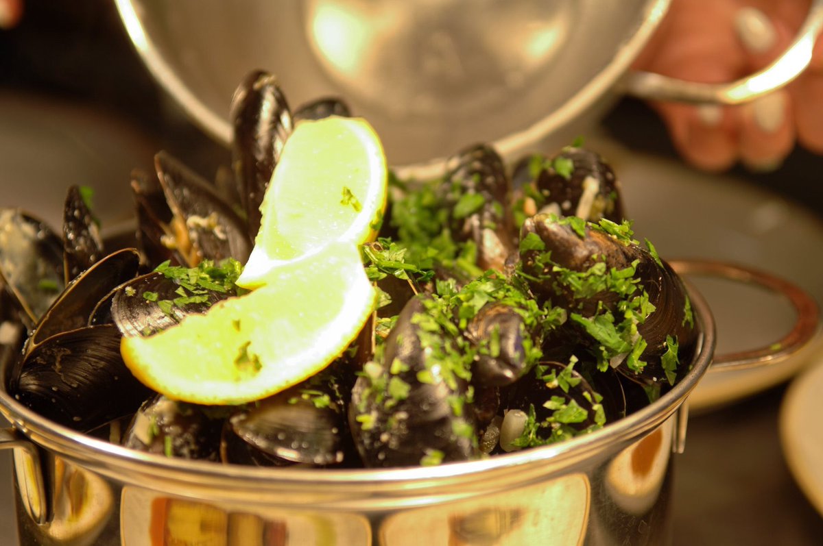 WatermarkSolent's tweet photo. It's Monday that can only mean one thing: Mussels Monday at The Watermark https://t.co/RERwDPxWTf