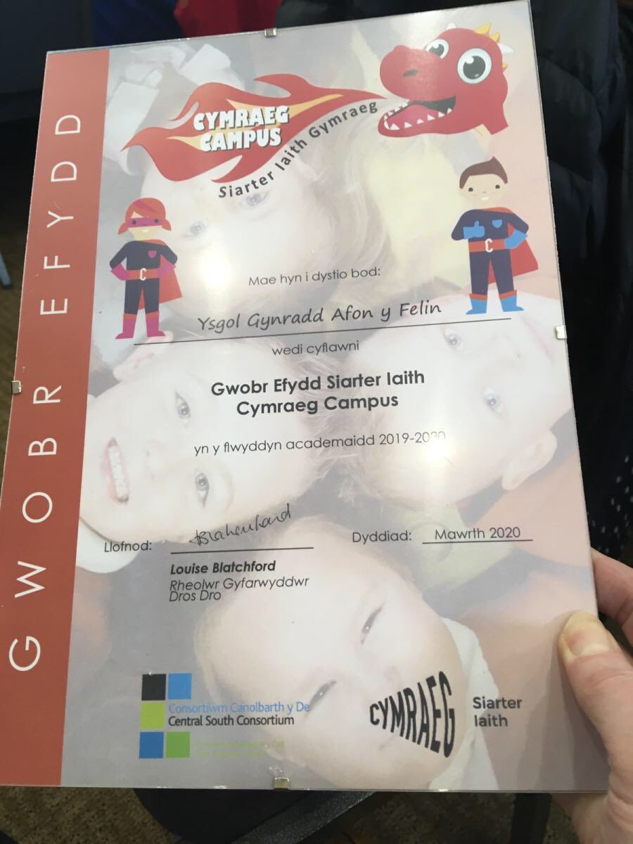 AYFprimary's tweet photo. Diolch I bawb am yr holl waith caled! We are very proud of our whole school for achieving their Bronze Award! #arianbarod #silverready @SiarterIaithCSC @SiarterIaithCCD @CSC_Cymraeg https://t.co/WTFoKP0szV