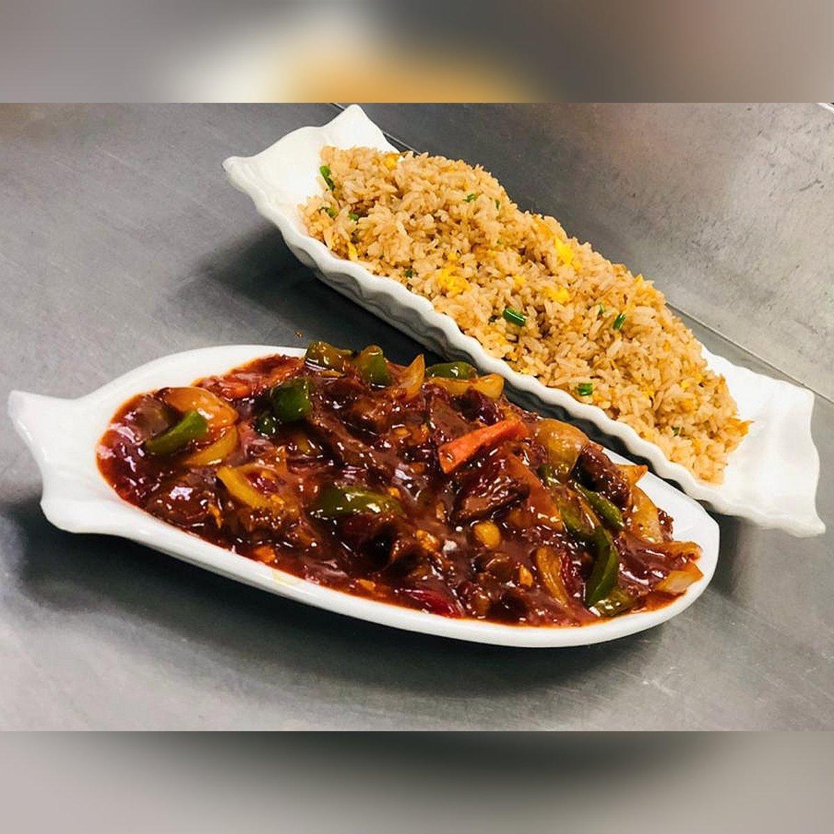 endafoods's tweet photo. Our Beef Schezwan Sauce with Rice is our Monday special meal. Pass by Enda restaurant for this treat &amp; many more or order via @jumiafoodghana &amp; @homechowgh
At Enda,we serve you with delicious meals at an unbeatable price in a cosy ambiance.
Enda Foods.. Simply for your pleasure!! https://t.co/XyoI77Aanj