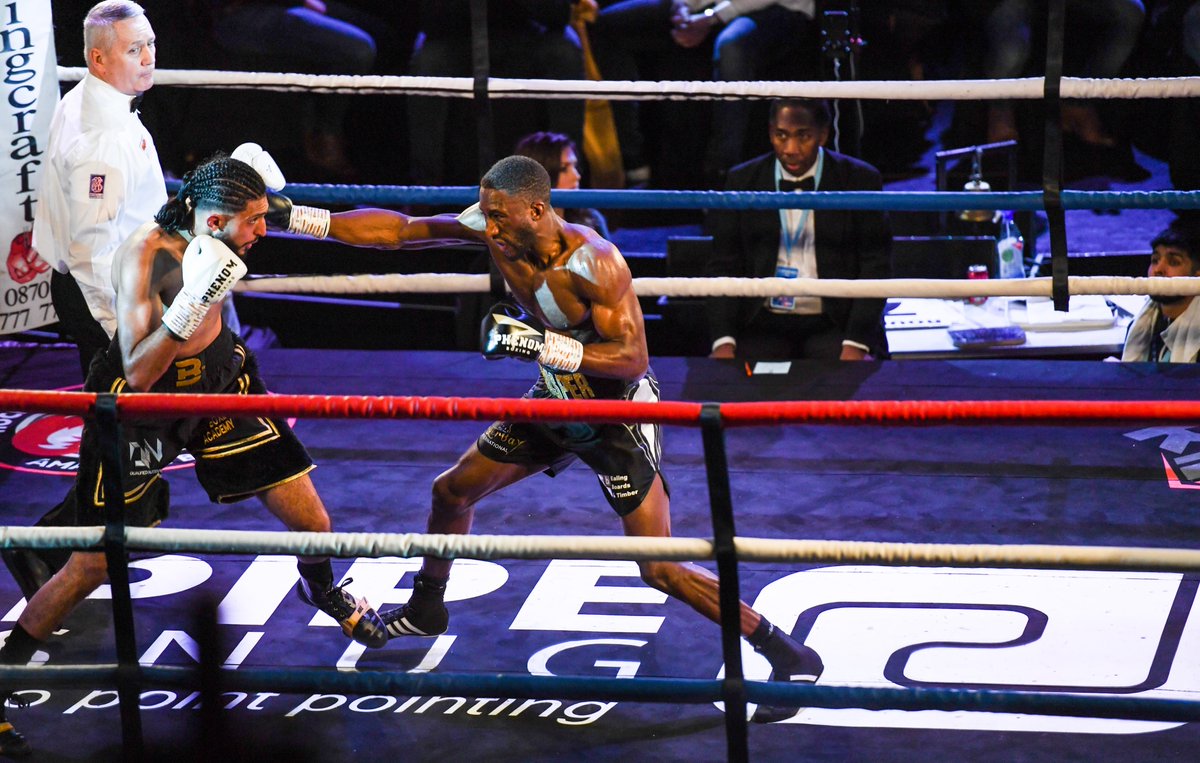 PipeSnug's tweet photo. Just a few pics from the incredible night of 🥊boxing🥊 put on by @highrizeprom It was a real pleasure to have played a very small part in the event. Huge respect to all the fighters 🙏 #AndStill #snuglife https://t.co/JhUfiEBp19
