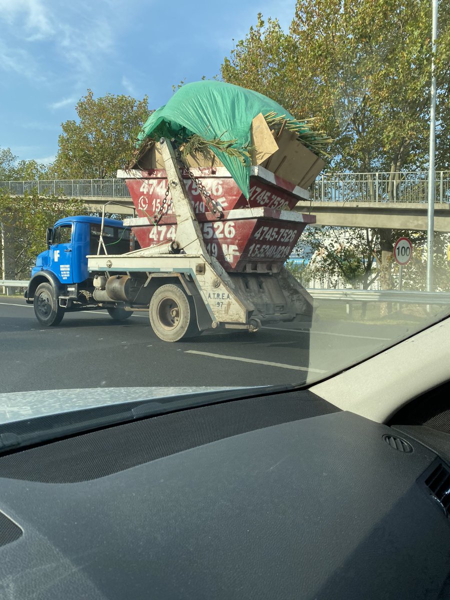 martingasulla's tweet photo. Sería bueno que las autoridades de las autopistas tomen real dimension de lo que significa la falta de control. Autopista ramal tigre sentido CABA lunes 8.30am https://t.co/zVhRZbsMnY