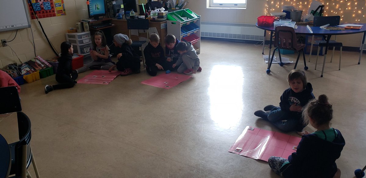 kean_ms's tweet photo. Using the robot mice to learn about position in Science. #grade2rules #sciencefun #cooperativelearning #teamwork https://t.co/vop6Tjy3pN