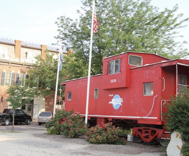 VisitHermann's tweet photo. There is a lot of train history in the town of #Hermann. To learn a little about #RailroadLife here, you’ll soon be able to check out the City of Hermann Caboose Museum—which will be celebrating its Grand Opening on the Fourth of July this year!·
·
·
#VisitHermann #ExploreSTL https://t.co/1WPTl9QFVo