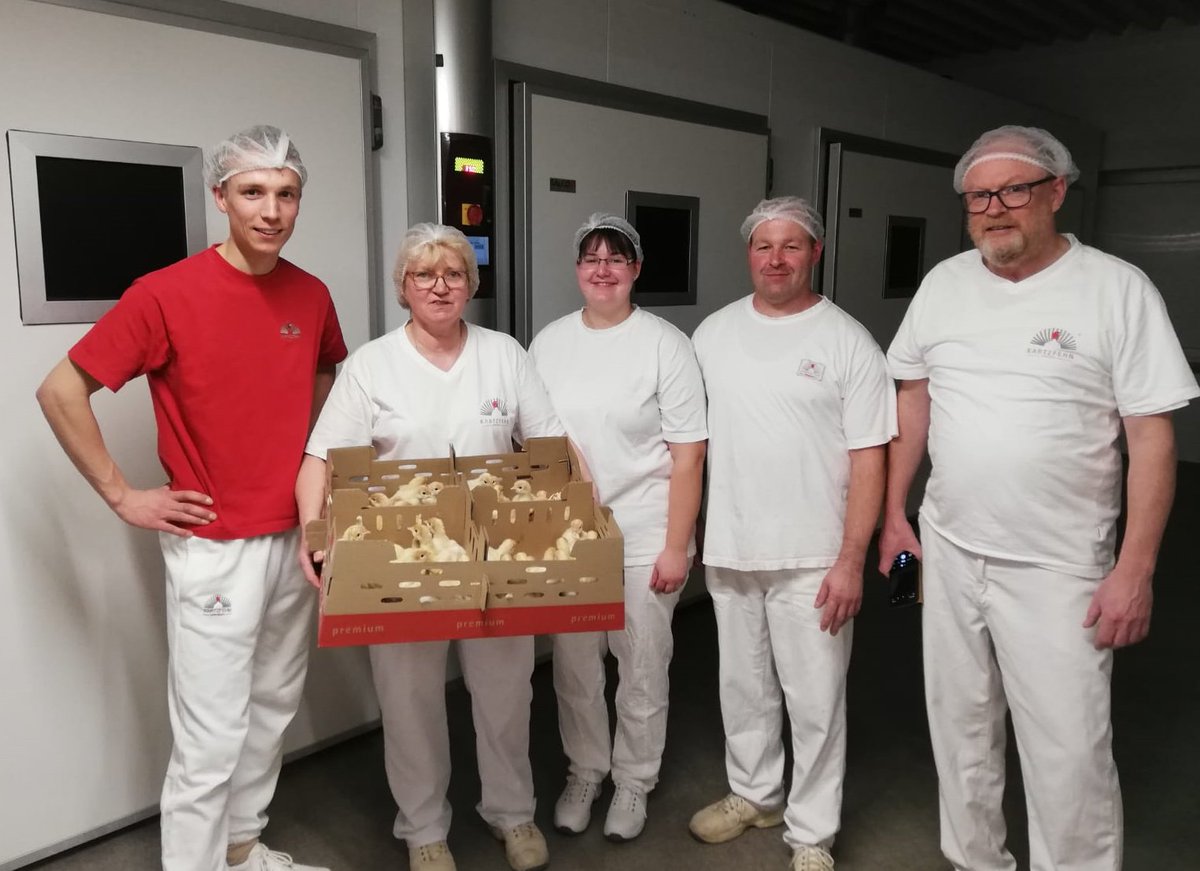 Our Hatchery Coach Rick Stigter did a bio consult at Moorgut Kartzfehn. As one of the largest #turkey breeding businesses in Europe, they storage their turkeys in optimal conditions, using a HatchTech Chick Storage Room.