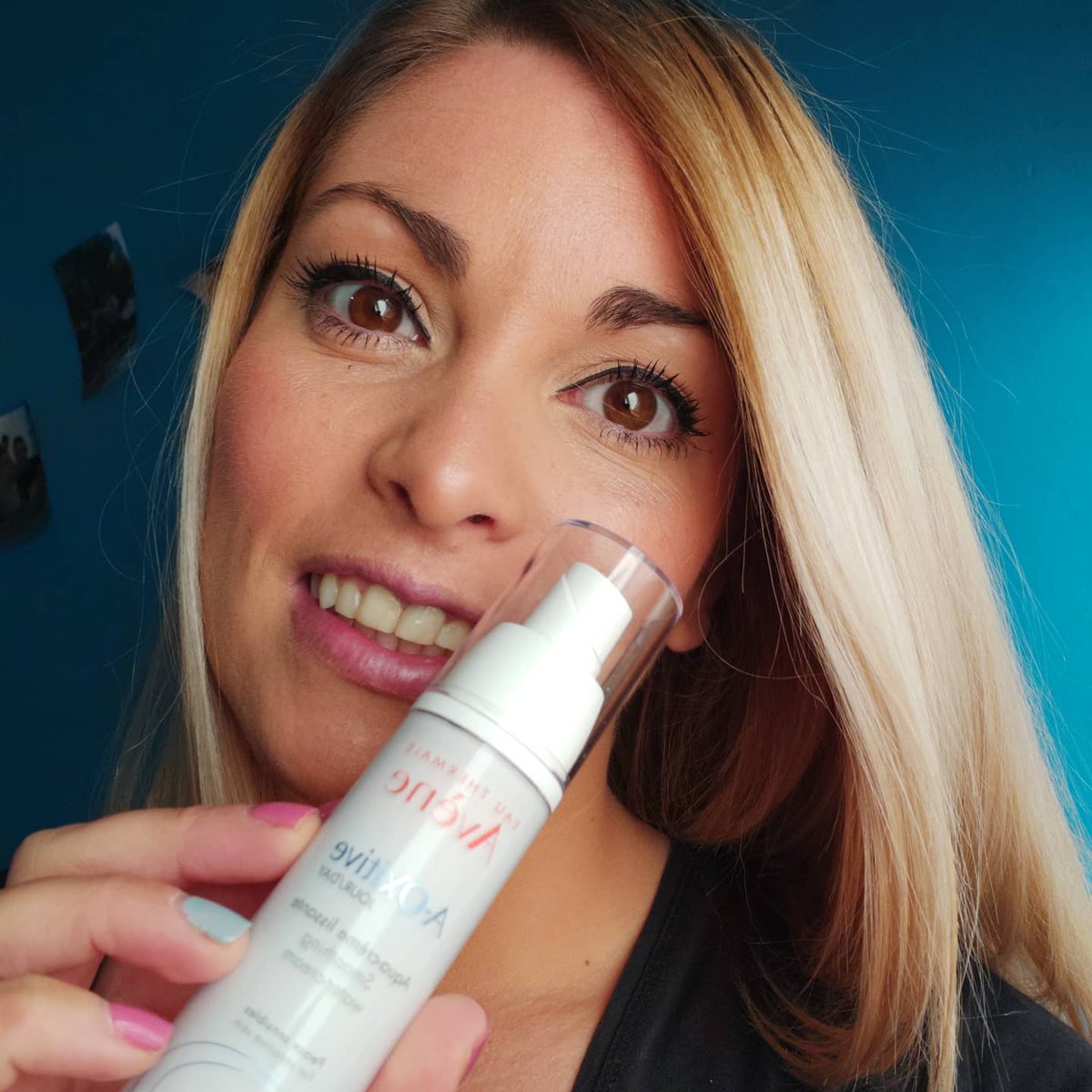 rubitarj's tweet photo. Estoy encantada la crema de #eauthermaleavenespain es increíble lo bien que huele y la textura tan agradable que tiene y no deja nada de brillos, yo la uso antes del maquillaje y se queda perfecto
#CremaAntiContaminacion #AOxitivE #GlowNow #sampleoespaña #luminosidad #SerumVitC https://t.co/RohxON7Z3O