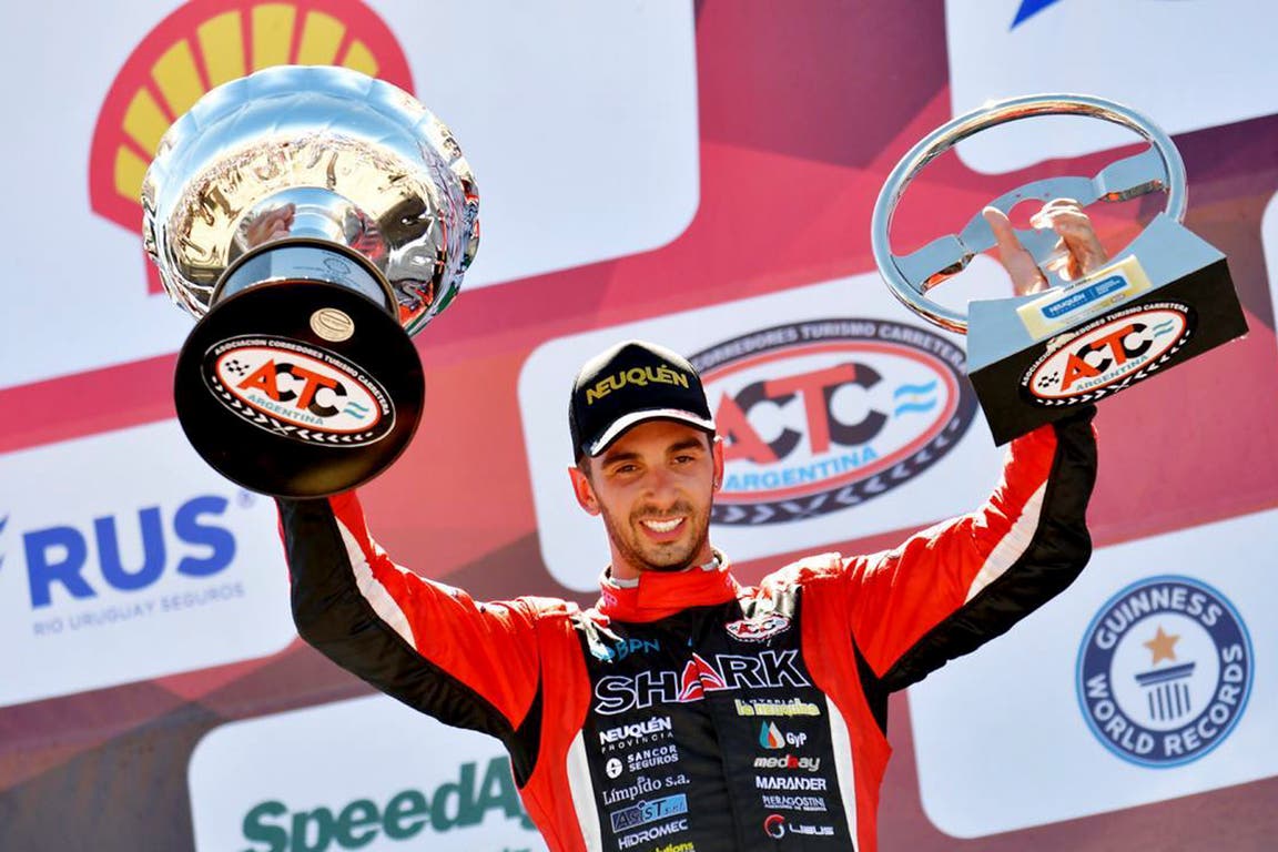 Juan Cruz Benvenuti (Torino) se llevó la victoria en la segunda fecha del Turismo Carretera disputada en Neuquén. Mariano Werner y Agustín Canapino completaron el podio. #INFOTVDEPORTEA

carburando.com/notas/benvenut…