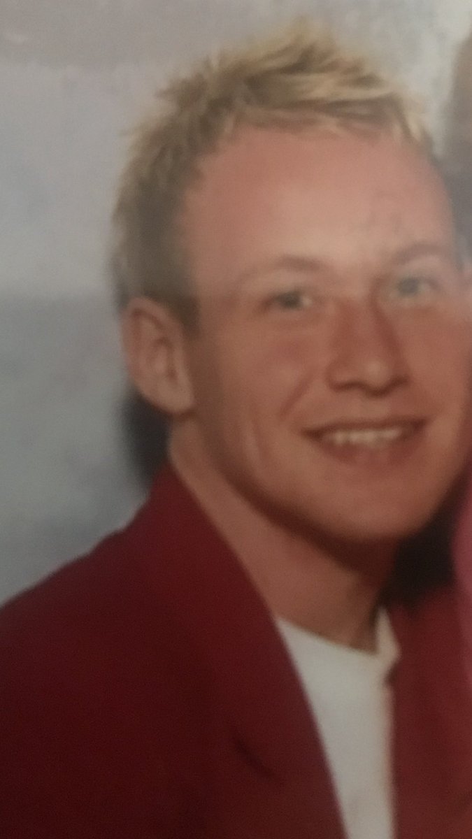 TheOllyFactor's tweet photo. @ollymurs I totally rocked this look first back in 2004 ;) #blondeshavemorefun #hair #bleach #ollymurstribute #ollymurshair #tribute #throwback https://t.co/k4pCGbIxaS