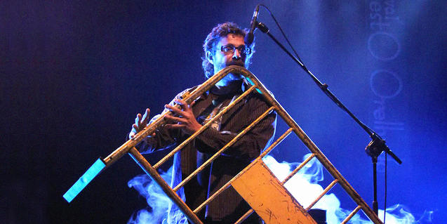 🤔 Poden una regadora, una escala de mà o una tanca de carrer convertir-se en un instrument musical? Amb <a href="/xavibufa/">Xavi Lozano Palay</a> tot és possible, així que deixeu-vos sorprendre #enfamília amb el 🎵 🎶 #concert 'Solo’ per a home orquestra! ow.ly/nhef30qnGg1 #música <a href="/elTantarantana/">Teatre Tantarantana</a>