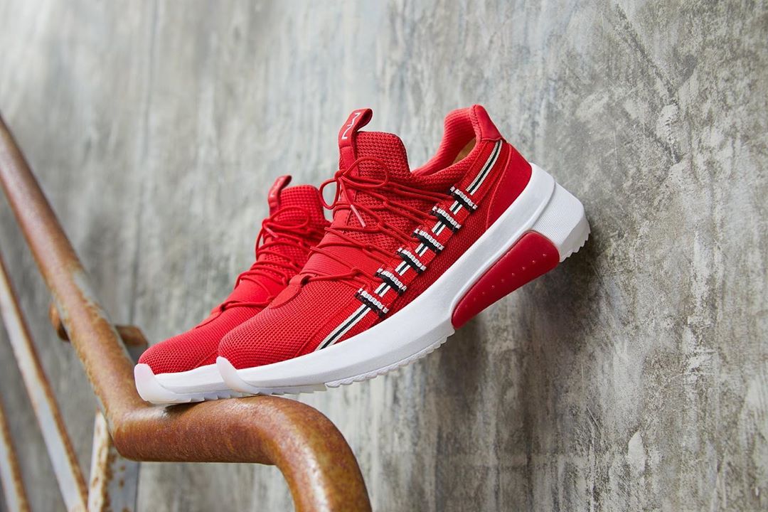 ¡Si el rojo es fuerte mucho mejor! 😉 Atrévete con las #MarkNason Modern Jogger 2.0 🔥 Encuéntralas solo en #Skechers #Style69322