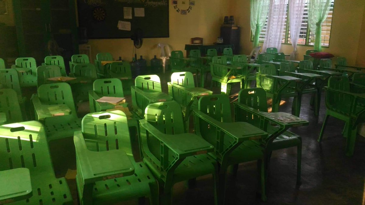 xxxxmrlxxx's tweet image. Okay guys since tapos na yung pictorial namin eto yung pinaka favorite kong picture it STEMWAN. #Complete #ClassPicture