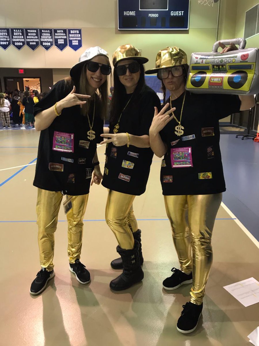 sbolnick5grade's tweet image. #davis5 Candy wrappers #purim2020