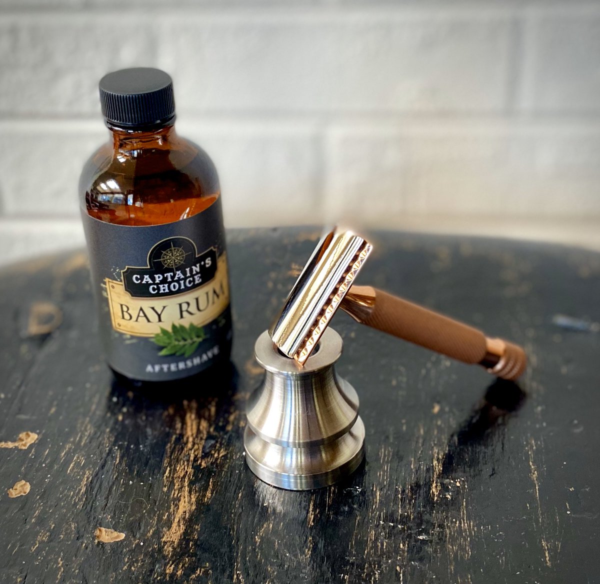 AboveTheTie's tweet photo. Windsor Mixed Metal #windsor #windsorrazor #copper #copperrazor #stainlesssteel #stainlesssteelrazorstand #captianschoice #wetshavers #wetshaver #wetshavingloyalists #doubleedge https://t.co/jbOVlGGTqJ
