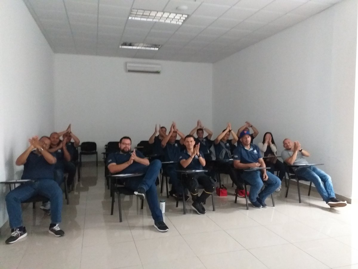 grupopessosa's tweet photo. Formación PESSO. En cada Centro de Trabajo la educación continua logra compromiso e incentiva la motivación. En programas de Seguridad y Salud en el Trabajo las acciones son continúas dentro de un programa de capacitación anual. Esto es uno de nuestros propósitos. 

#SomosPesso https://t.co/EM6aF7Ynmr